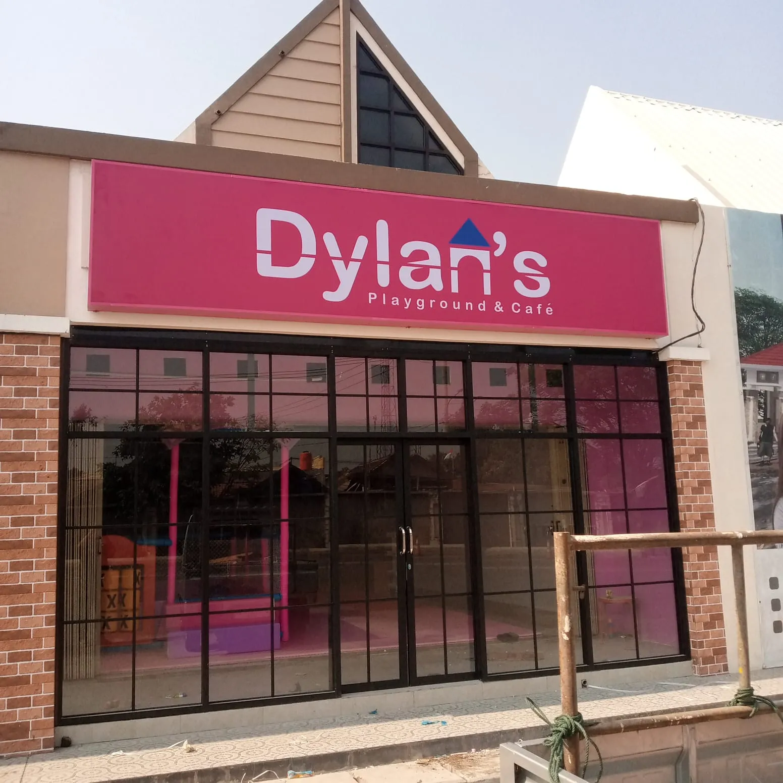 Reklame Dinding (Wall Signage)